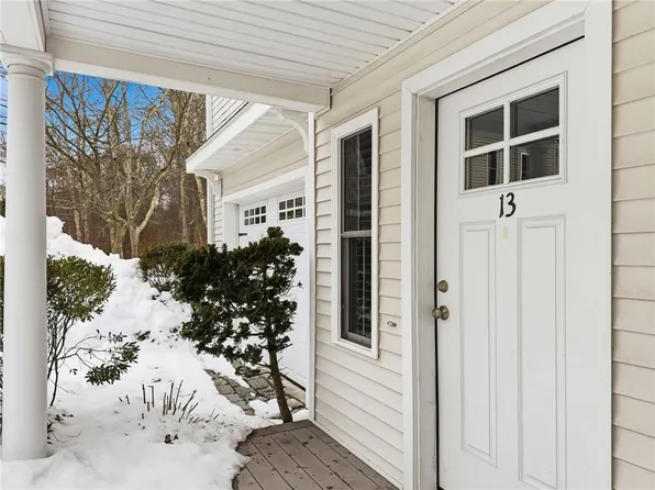 12 Park Ave #13, Narragansett, RI 02882