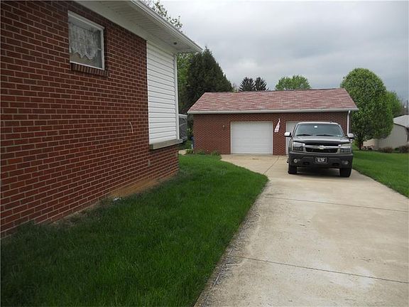 2nd image of 103 Horseshoe Dr