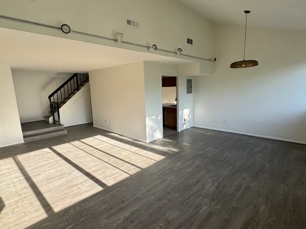 11236 Chestnut Grove Sq APT 364, Reston, VA 20190
