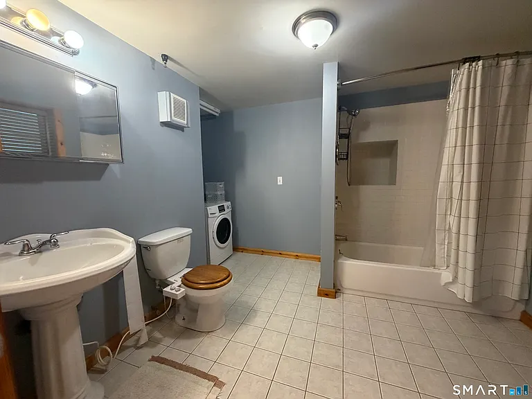 325 Myrtle Ave #1202 — Photo 5