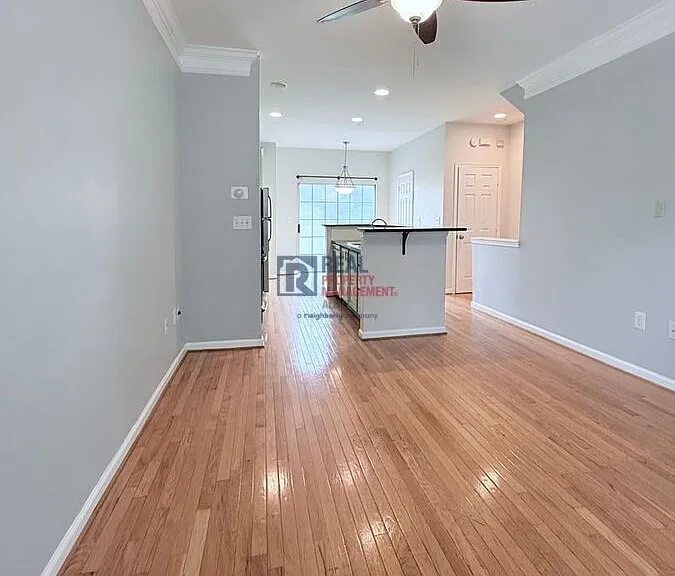 1055 Park Row N — Photo 5