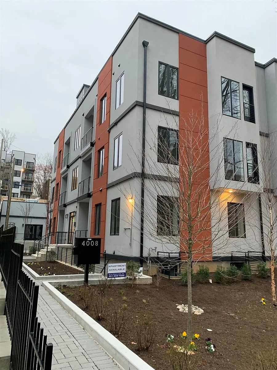 Building Photo - Cathedral Towers II, LLC