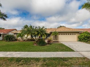 5561 Hawkes Bluff Ave, Davie, FL 33331