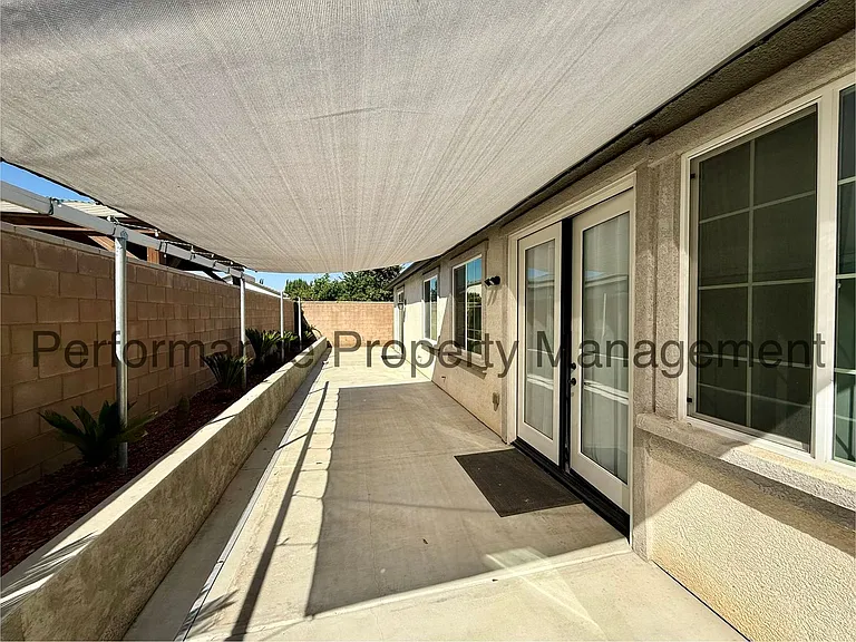 10400 Garden View Ln — Photo 15