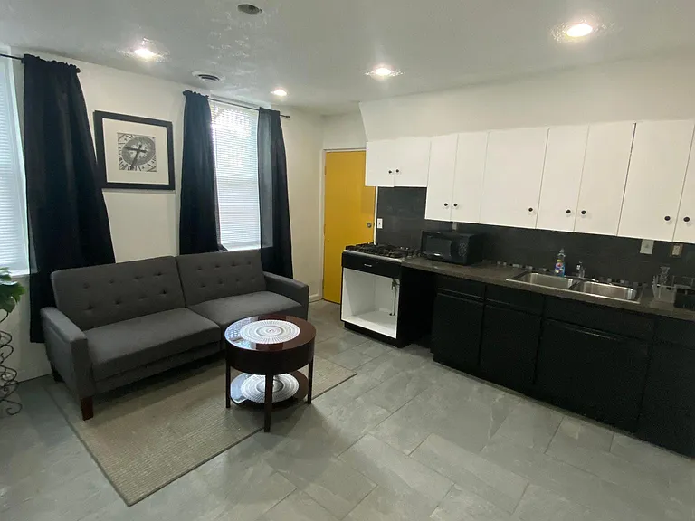 600 N Monroe St #1 — Photo 7