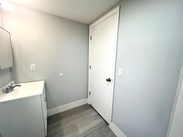 St George Apartments — Photo 45