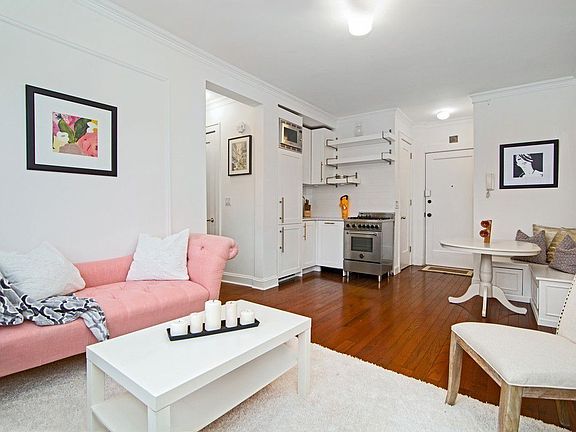 4th image of 442 Hudson St #6L