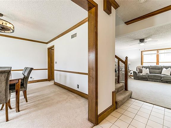4th image of 8336 Rosehill Rd