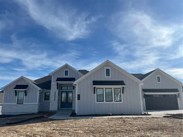 10151 N Kansas Ct, Kansas City, MO 64155