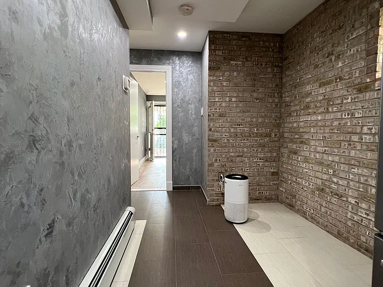 20-10 Hazen St #1 — Photo 10