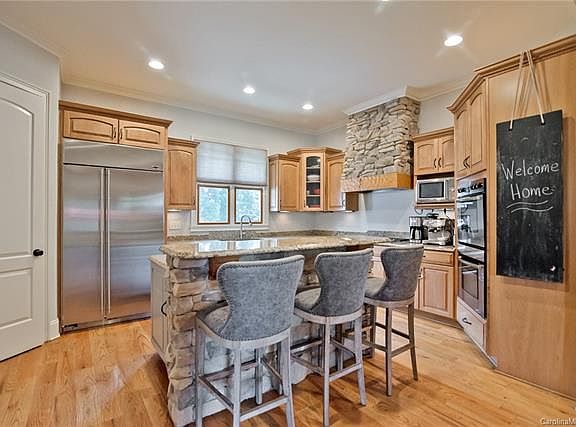 5th image of 108 Deacons Pond Ct #802