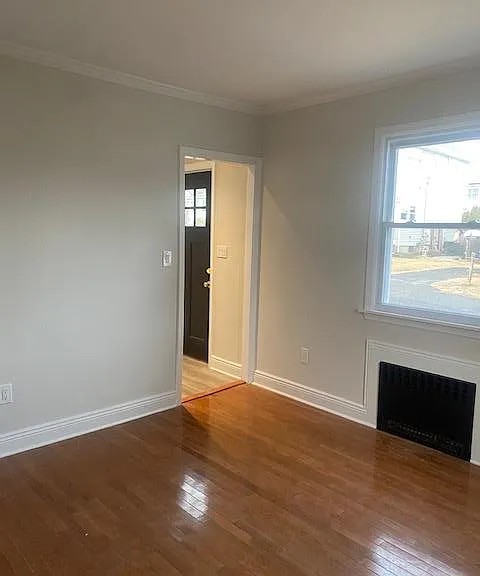 12 Bayview Ave — Photo 9