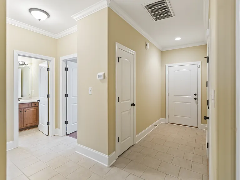 1624 Brook Hollow Dr #1-B — Photo 20
