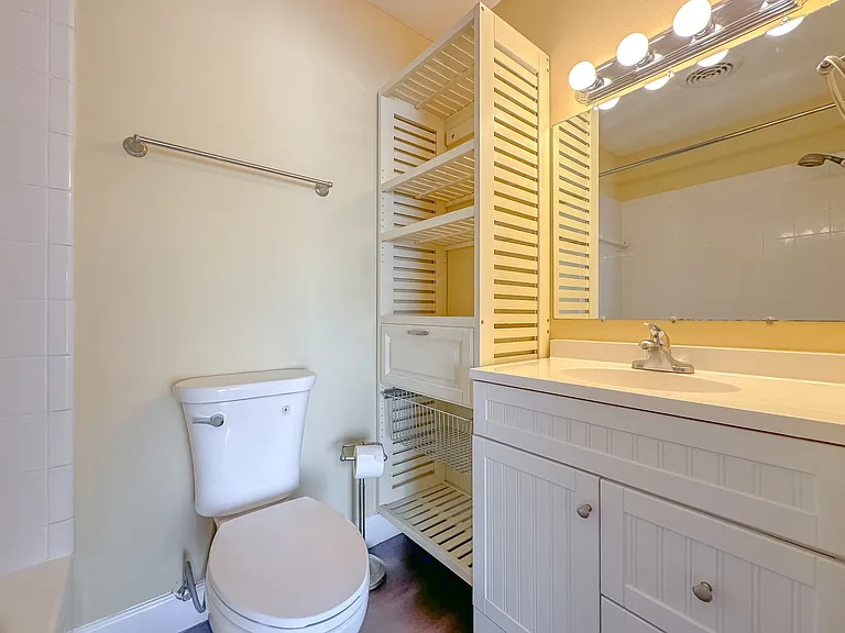 2241 W Pensacola St #27 — Photo 16