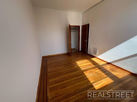5th image of 994 4th Ave APT 2F
