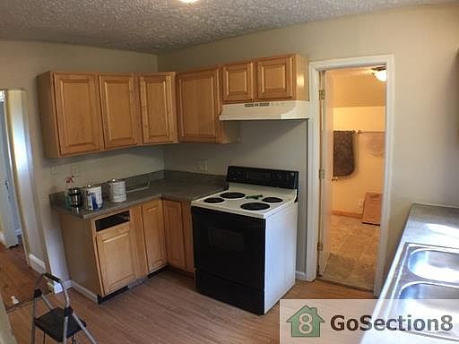 1st image of 409 River Run Dr