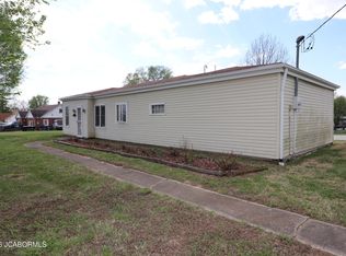 550 S Summit Dr, Holts Summit, MO 65043