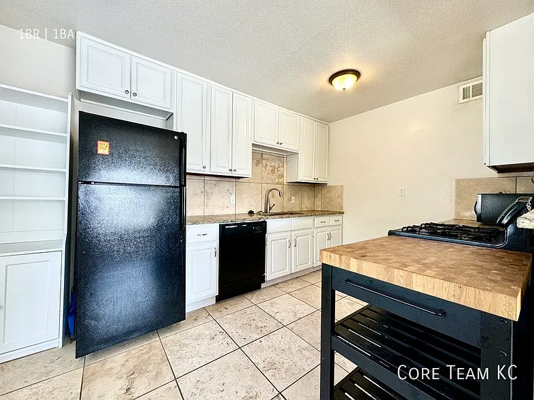 4328 Roanoke Pkwy #306 — Photo 3