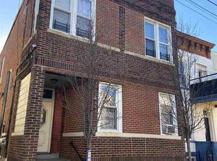 529 42nd St, Union City, NJ 07087