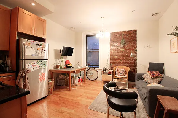 Rented by EXR | media 2