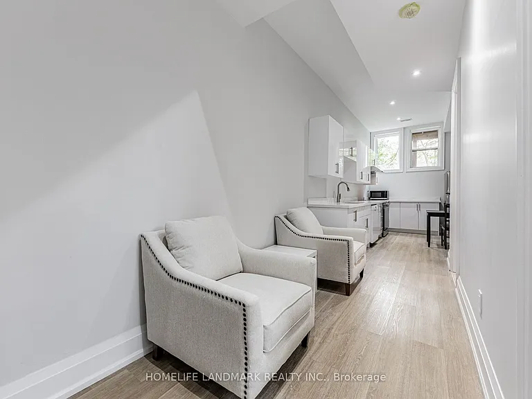 146 Pitt Ave #LOWER — Photo 6