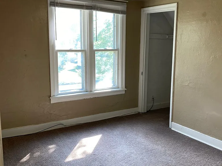 611 1st Ave SE — Photo 11