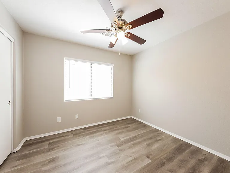 13033 W Redfield Rd — Photo 9