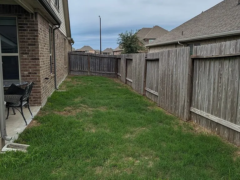 5206 Gerent Ln — Photo 24