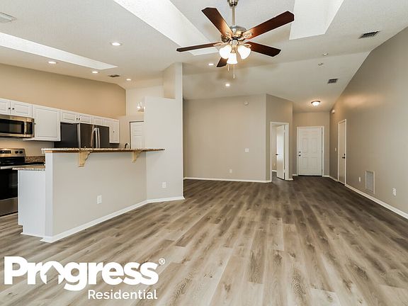 4th image of 8020 Creedmoor Dr