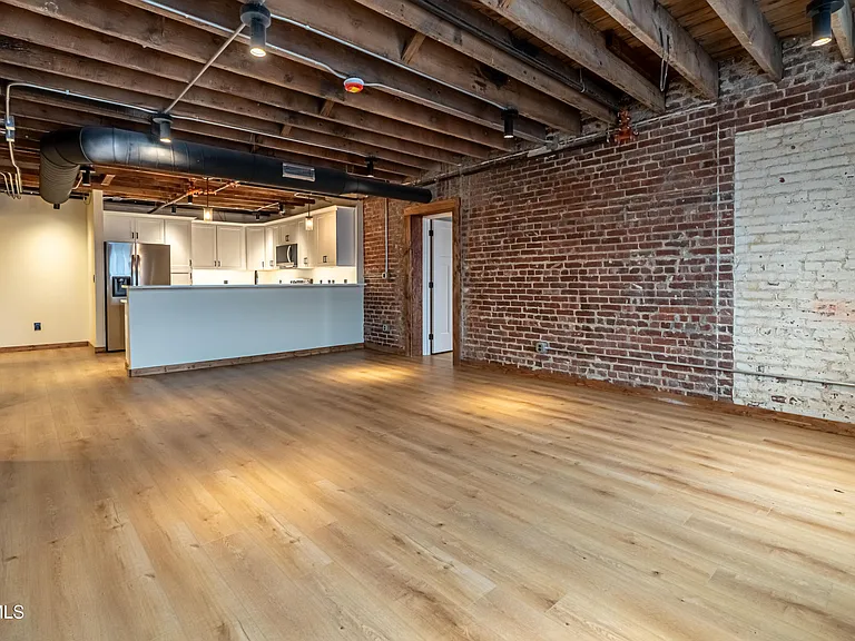 453 E Main St #300 — Photo 6