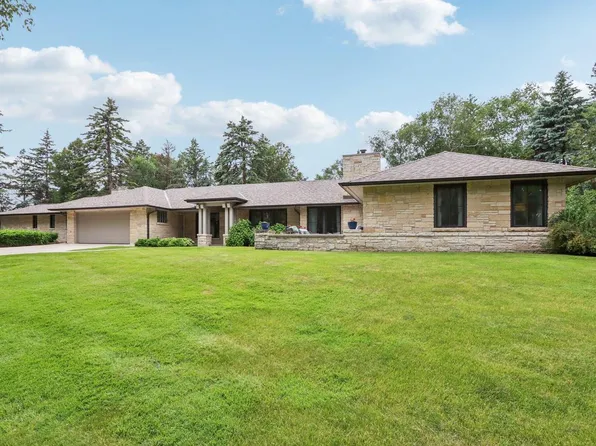 W68N575 Evergreen BOULEVARD, Cedarburg, WI 53012