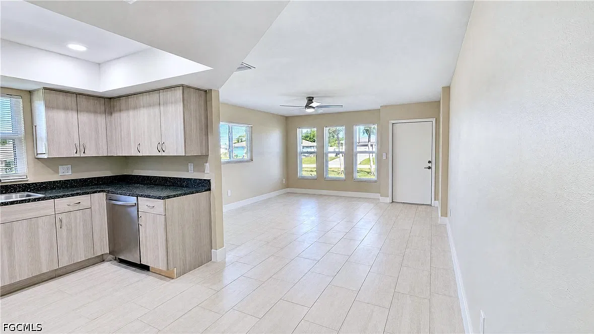 3 bed, 2.0 bath, 1234 sqft, $1,750 — Photo 4