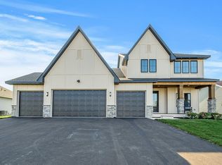 19921 Harrisburg Way, Lakeville, MN 55044