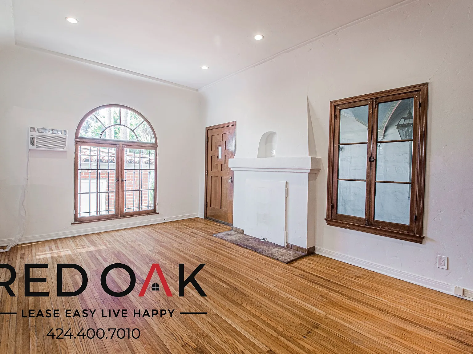 Light-filled Studio with Fireplace and High Ceilings ~ In Koreatown! — Photo 1