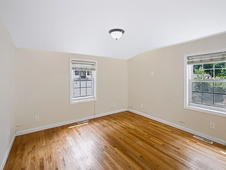 52 Common St #52 — Photo 12