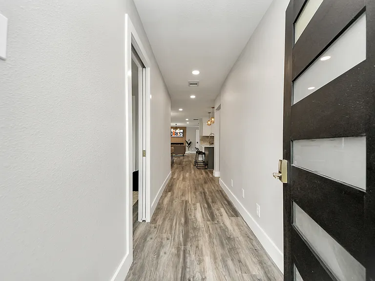 Woodcrest Dr — Photo 10