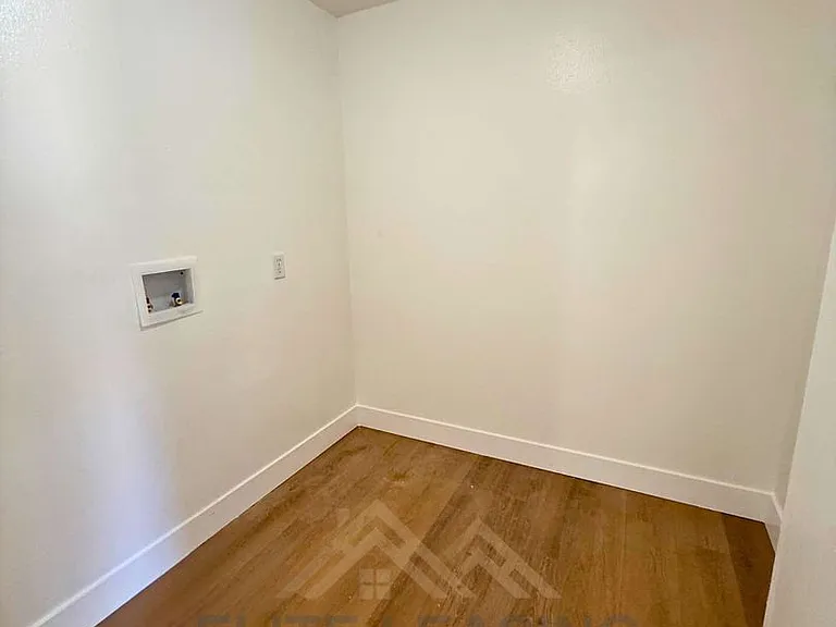 3024 SE Swygart St — Photo 7