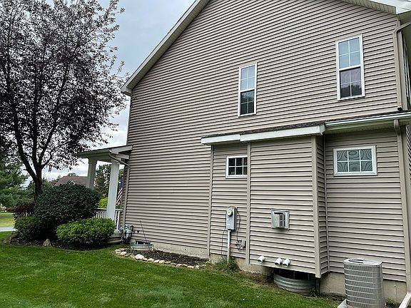 5th image of 5 Towpath Ln