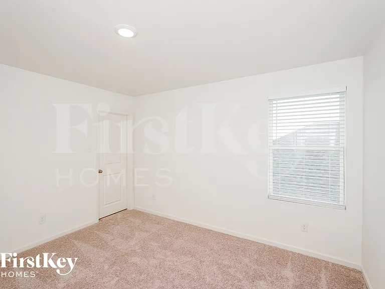 1804 Sandlin Dr — Photo 11