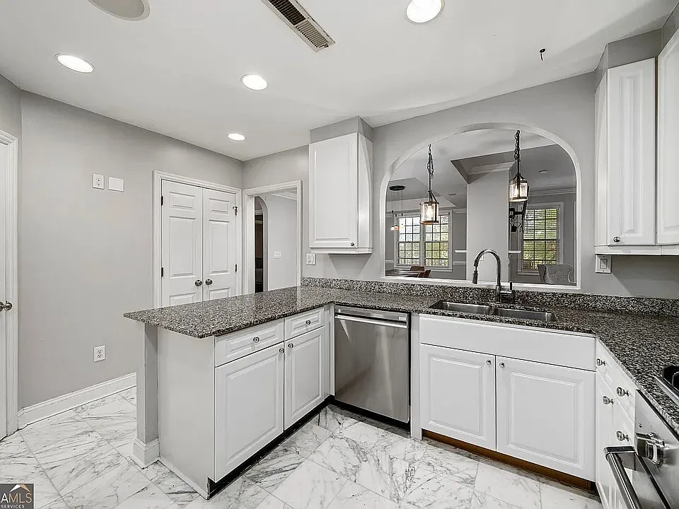 1735 Peachtree Street NE #428 - 1 — Photo 2