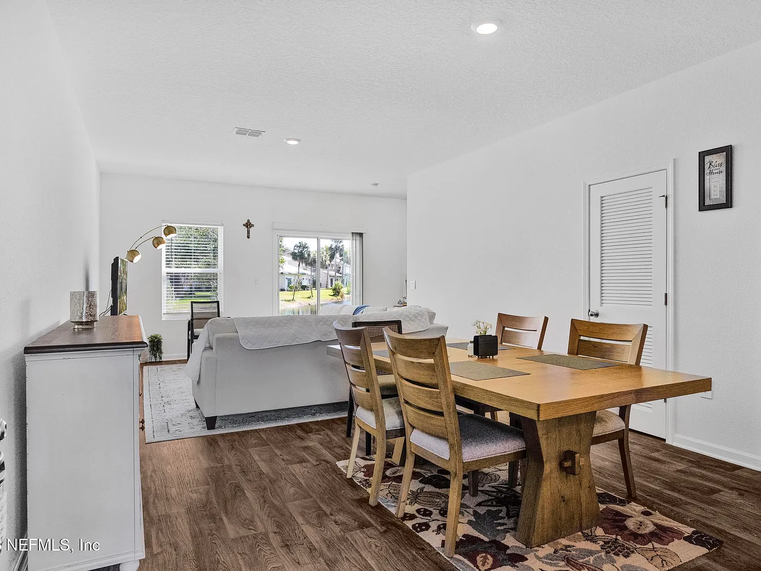 3 bed, 2.5 bath, 1502 sqft, $2,100 — Photo 3