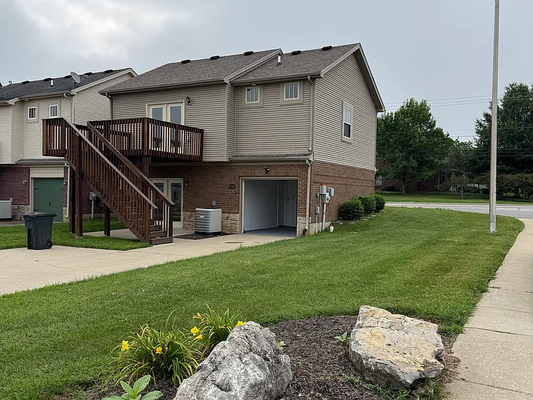 100 McCowans Ferry Aly — Photo 3