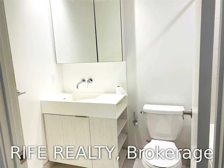 20 Richardson St #3411 — Photo 5