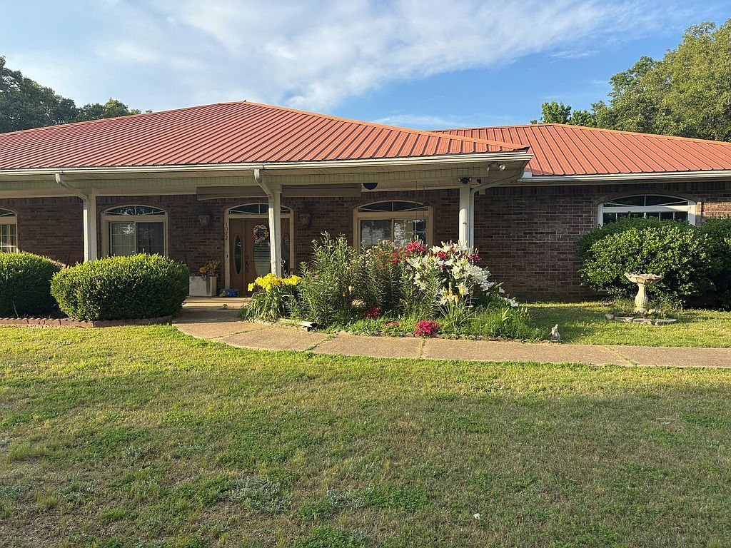 1022 Old Military Rd - Property Image