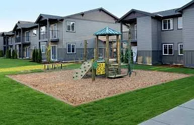CASCADE VILLAGE APARTMENTS — Photo 3