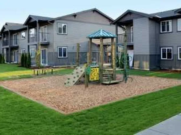 CASCADE VILLAGE APARTMENTS, 677 Peterson Pl #Dedfb47ef, Burlington, WA 98233