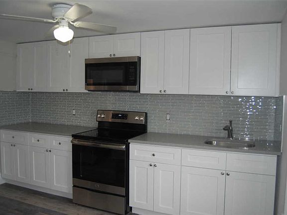 3rd image of 130 Jefferson Ave APT 2