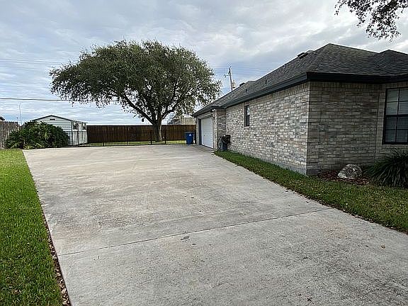 2nd image of 2410 Park Wood Dr
