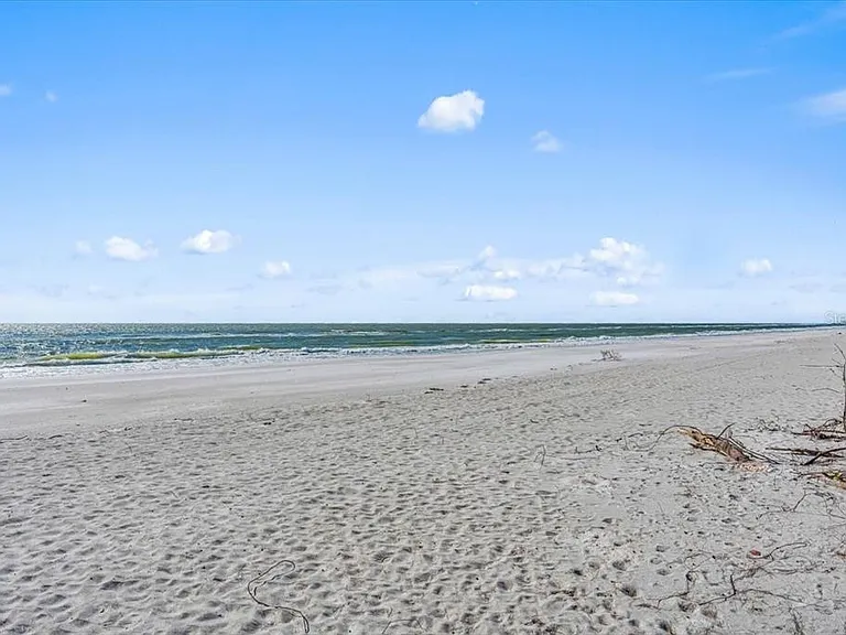 5621 Gulf Of Mexico Dr #102 — Photo 22