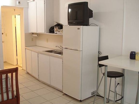 2nd image of 3425 Collins Ave